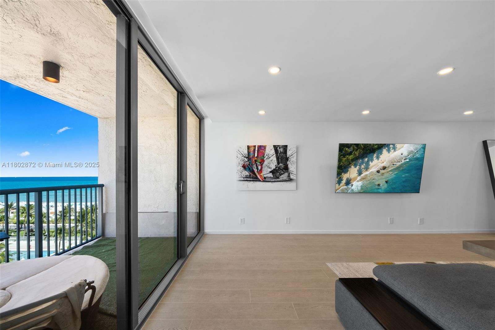 Real estate property located at 2655 Collins Ave #1009, Miami-dade, Mirasol Ocean Towers Cond, Miami Beach, FL