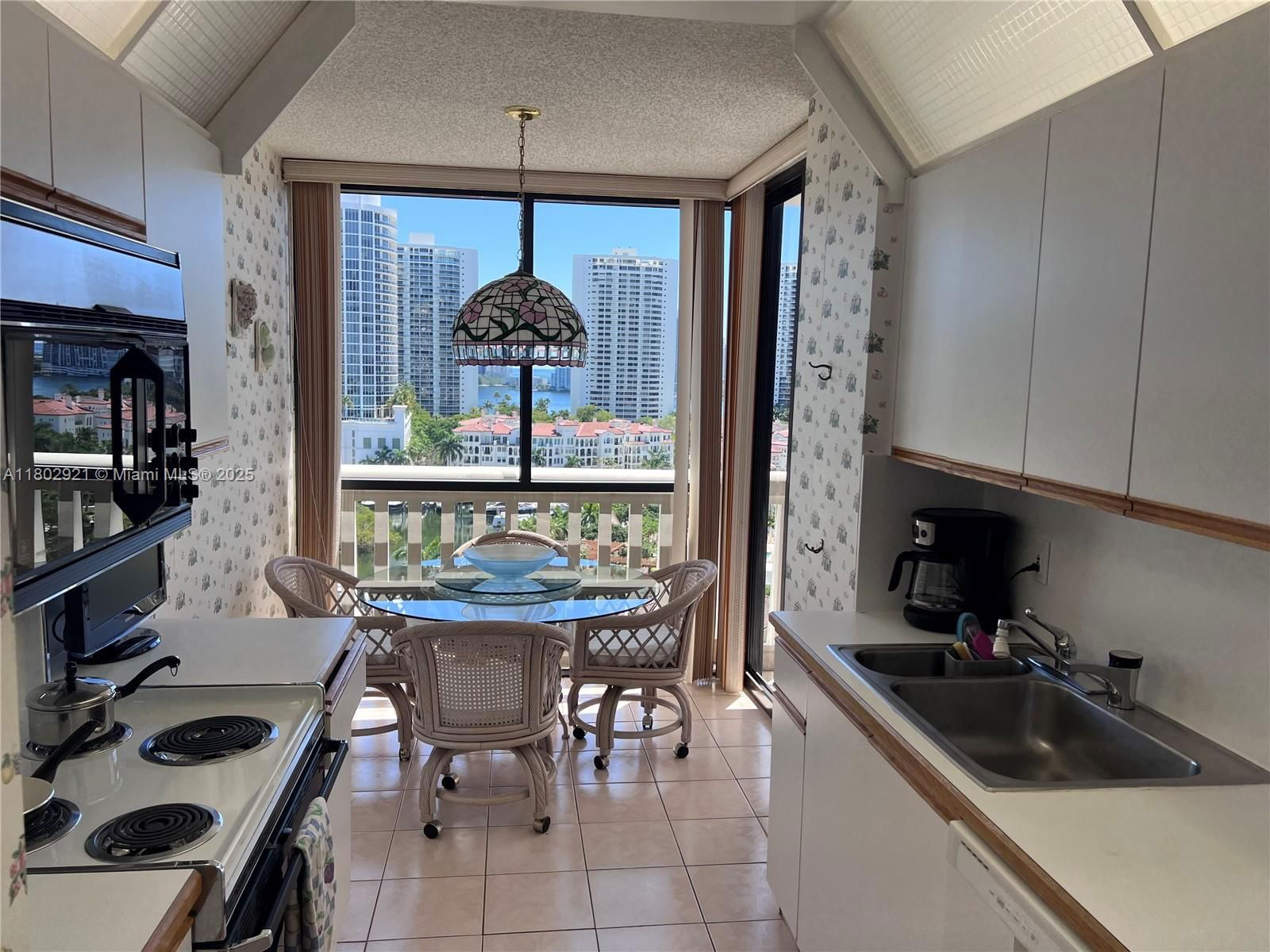 Real estate property located at 1000 Island Blvd #1508, Miami-dade, Williams Island, Aventura, FL