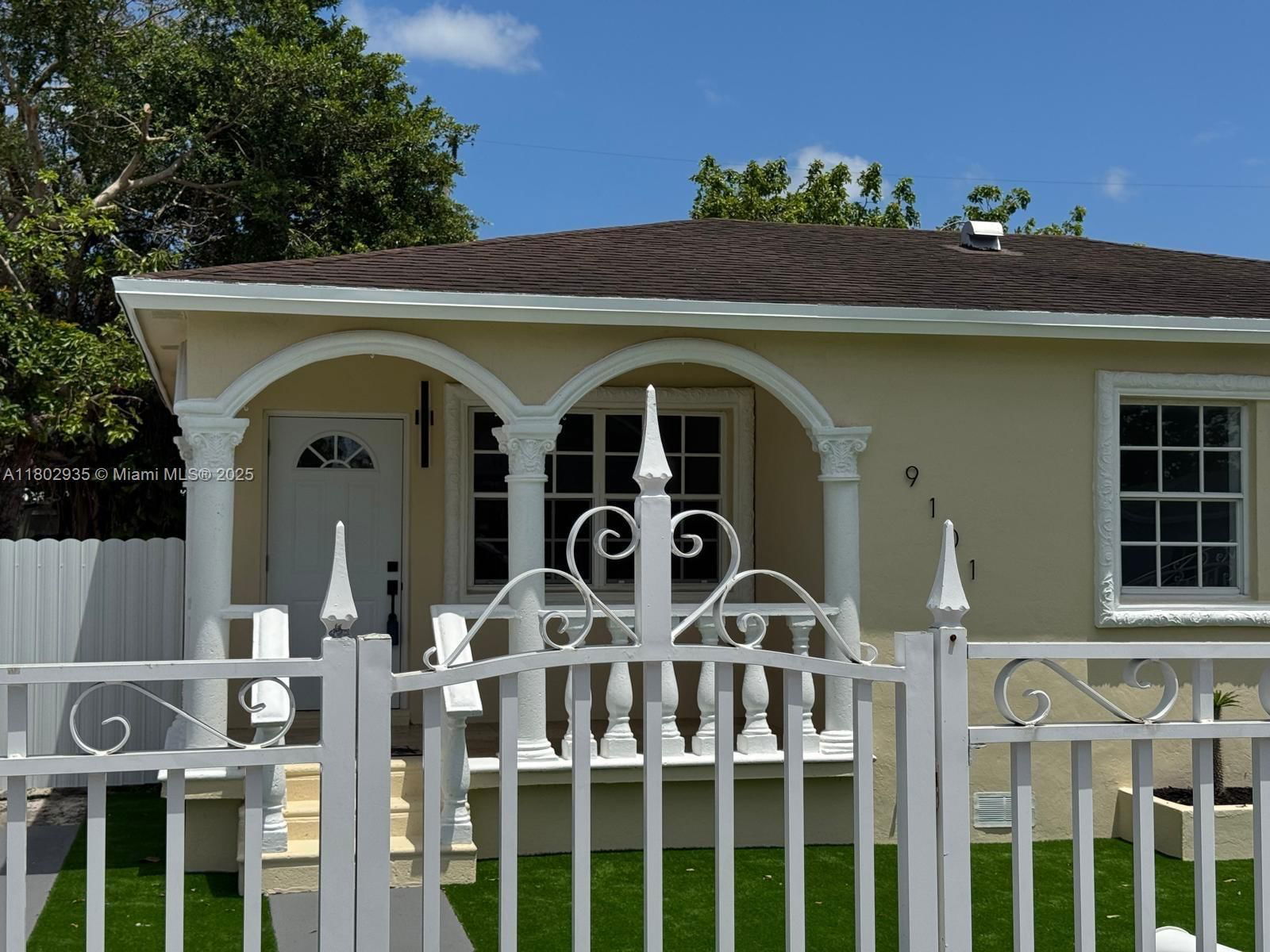 Real estate property located at 9101 35th Ct, Miami-dade, Broadmoor Manor, Miami, FL