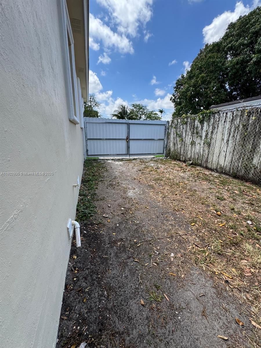 Real estate property located at 9101 35th Ct, Miami-dade, Broadmoor Manor, Miami, FL