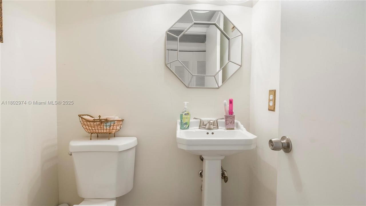 Real estate property located at 1012 Berkshire A #1012, Broward, Berkshire A Condo, Deerfield Beach, FL