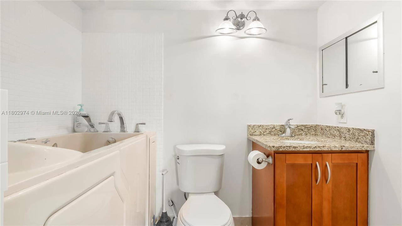 Real estate property located at 1012 Berkshire A #1012, Broward, Berkshire A Condo, Deerfield Beach, FL