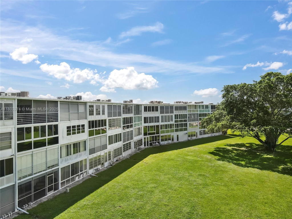 Real estate property located at 1012 Berkshire A #1012, Broward, Berkshire A Condo, Deerfield Beach, FL
