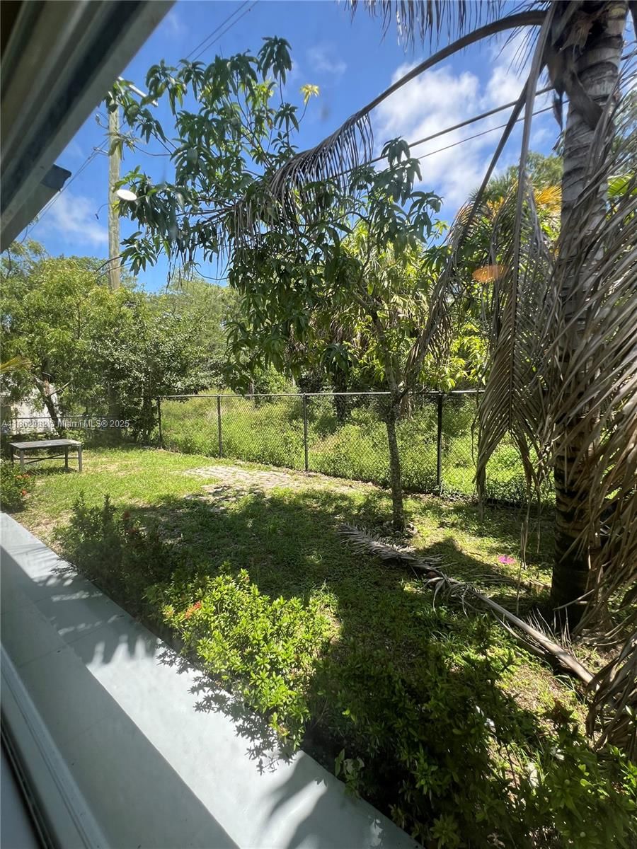Real estate property located at 6391 8th St, Broward, Kimberly Village Sec One, North Lauderdale, FL