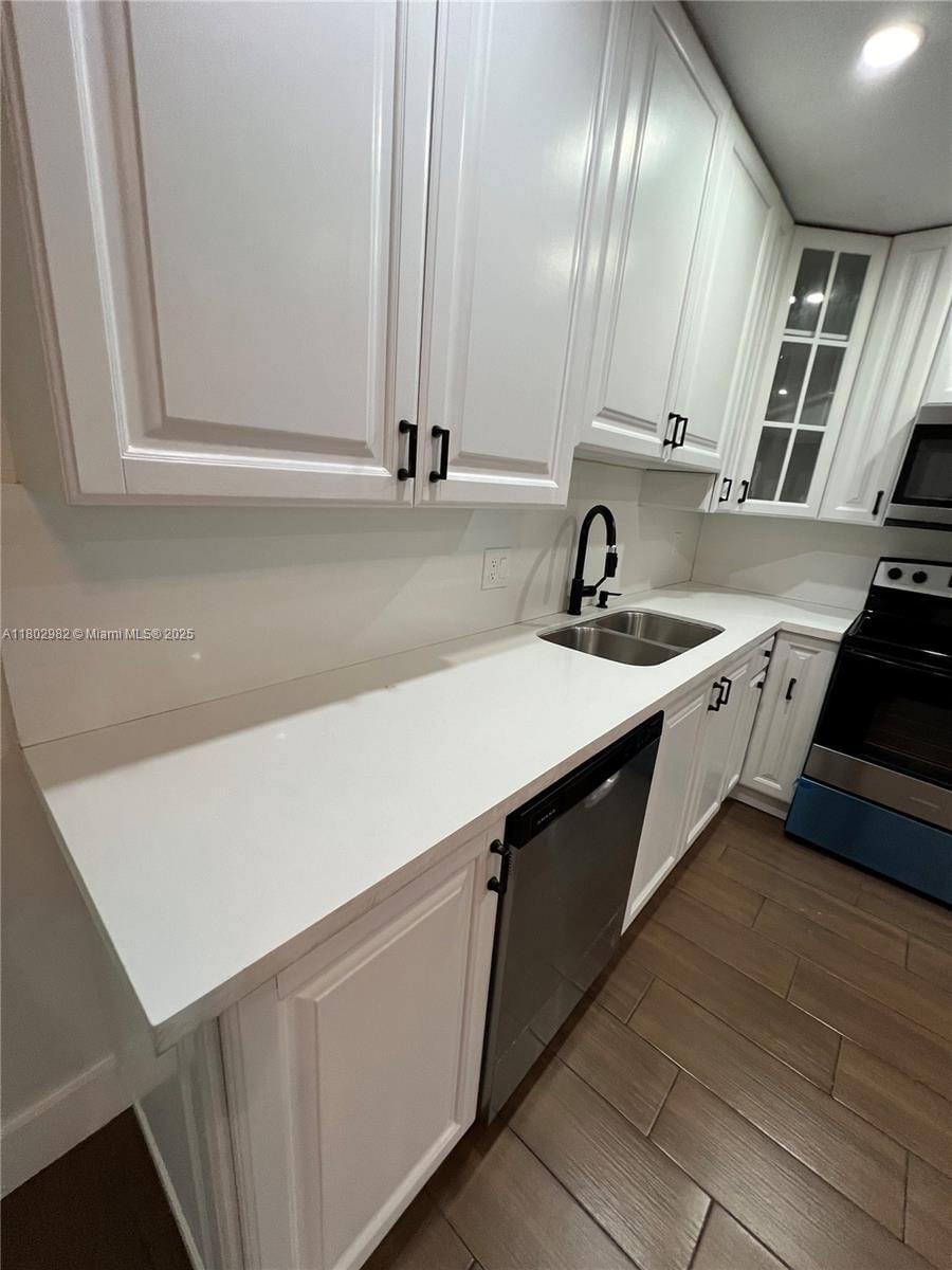 Real estate property located at 6391 8th St, Broward, Kimberly Village Sec One, North Lauderdale, FL