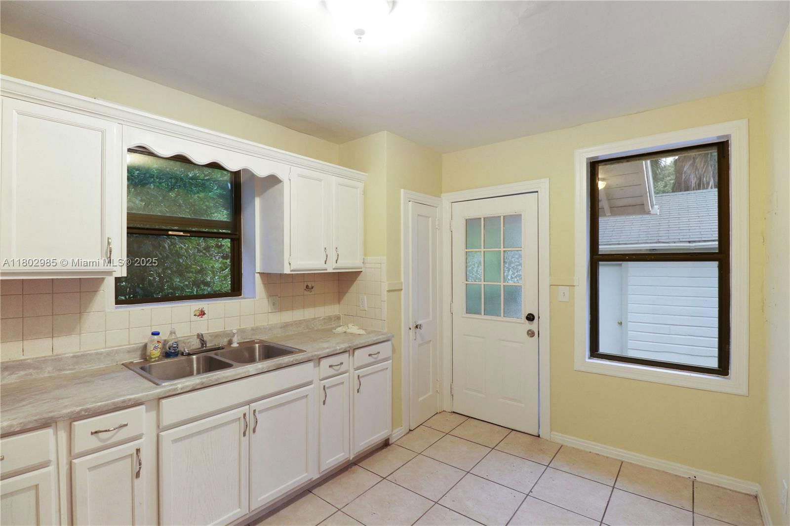 Real estate property located at 409 Poplar Ave, St Lucie, River Park Unit 2, Port St. Lucie, FL