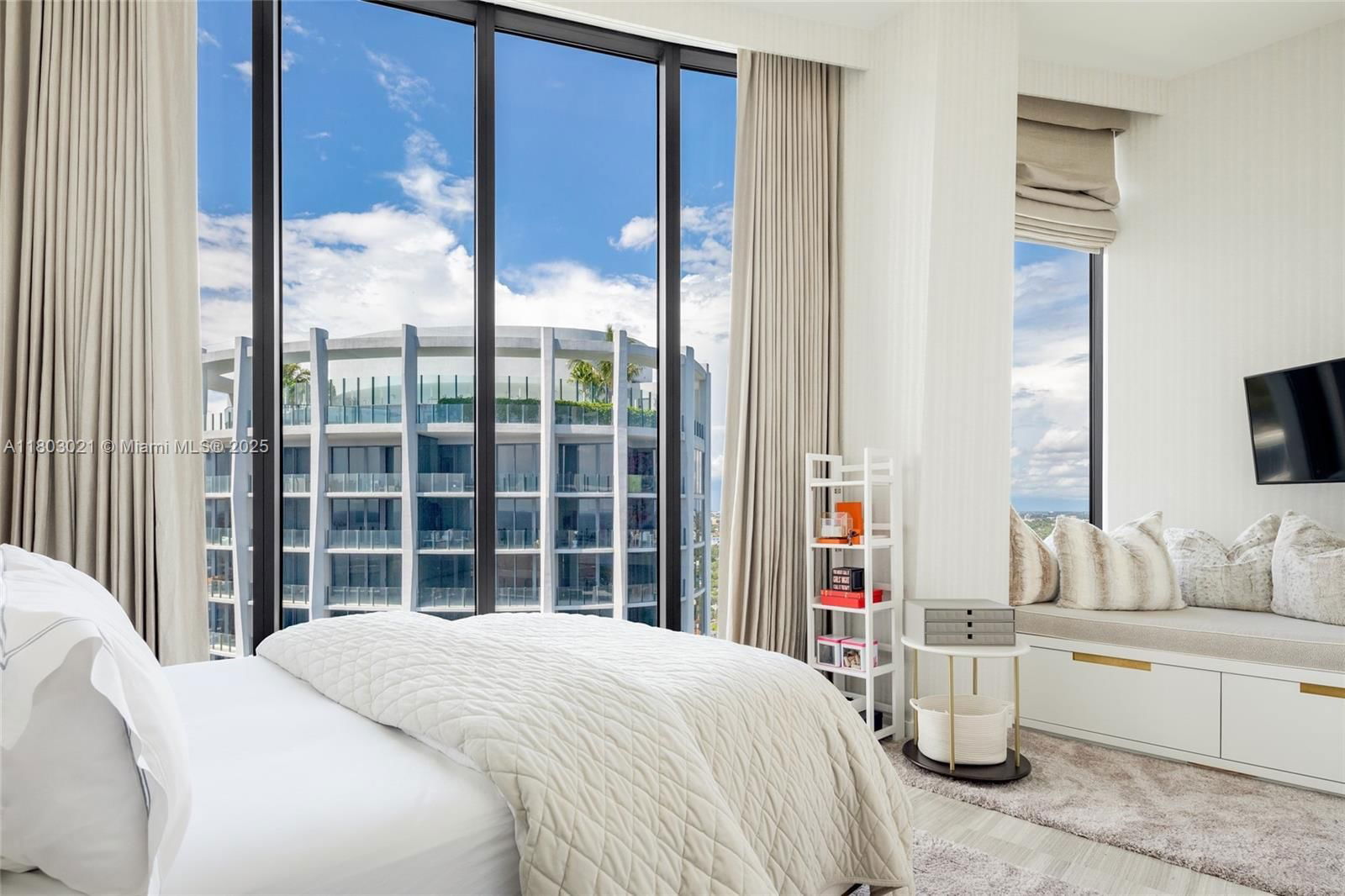 Real estate property located at 2821 Bayshore Dr #20AB, Miami-dade, Two Park Grove Condo, Miami, FL
