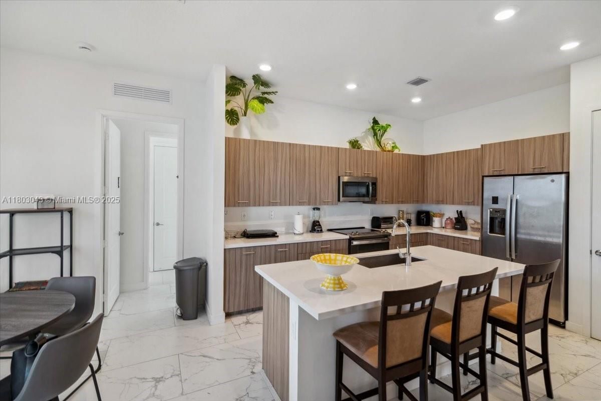 Real estate property located at 17333 46th St, Broward, Tuscan Isles, Miramar, FL