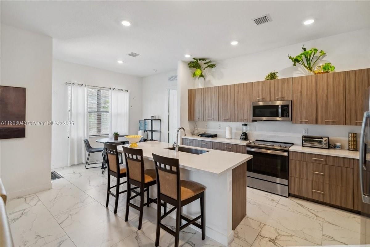 Real estate property located at 17333 46th St, Broward, Tuscan Isles, Miramar, FL