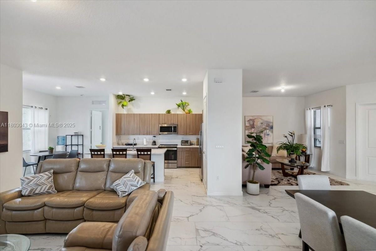 Real estate property located at 17333 46th St, Broward, Tuscan Isles, Miramar, FL