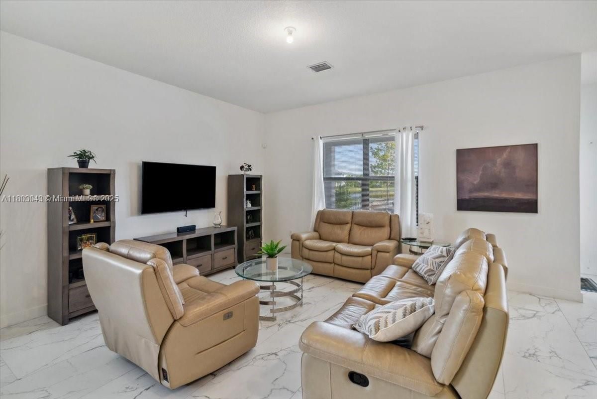 Real estate property located at 17333 46th St, Broward, Tuscan Isles, Miramar, FL