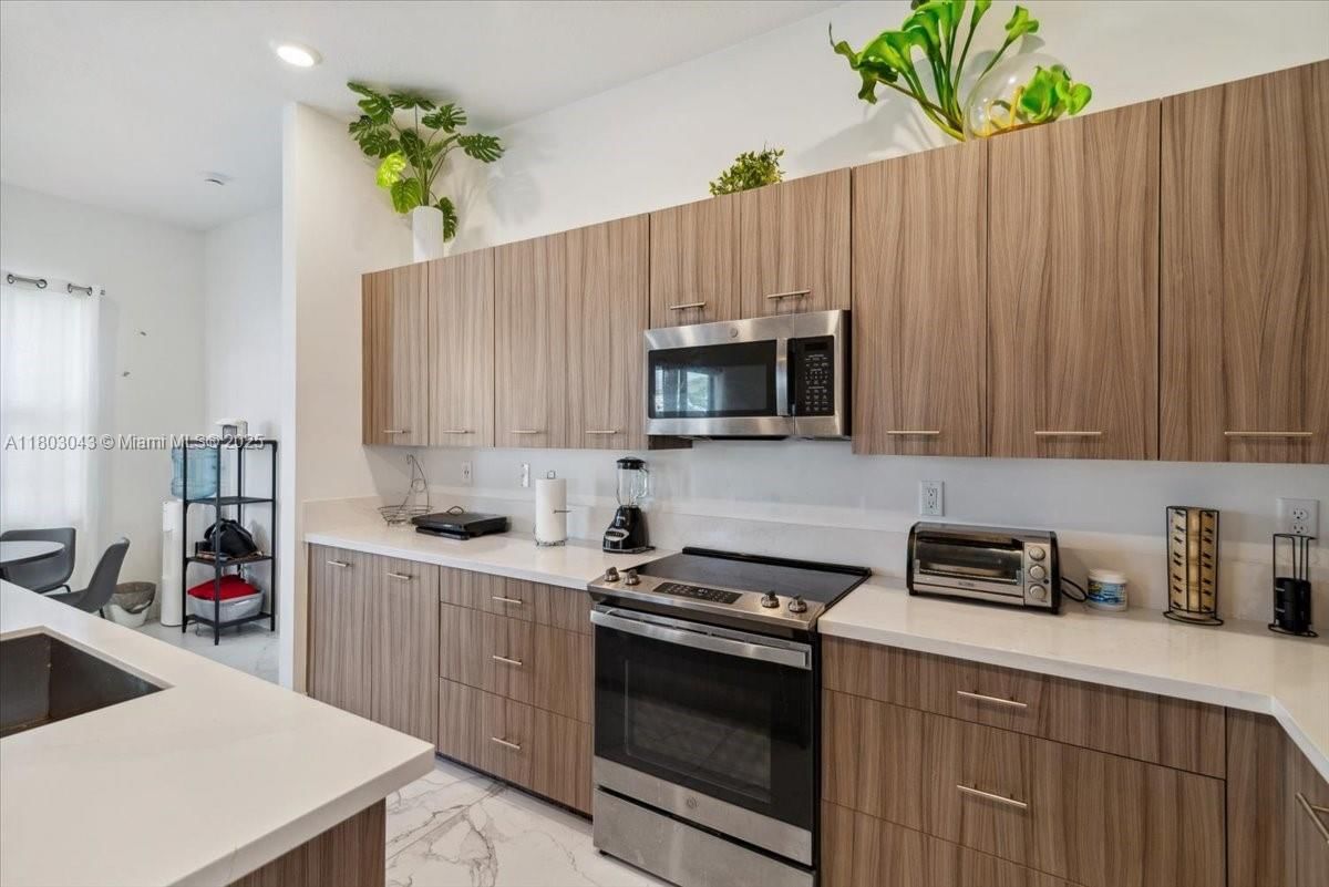 Real estate property located at 17333 46th St, Broward, Tuscan Isles, Miramar, FL