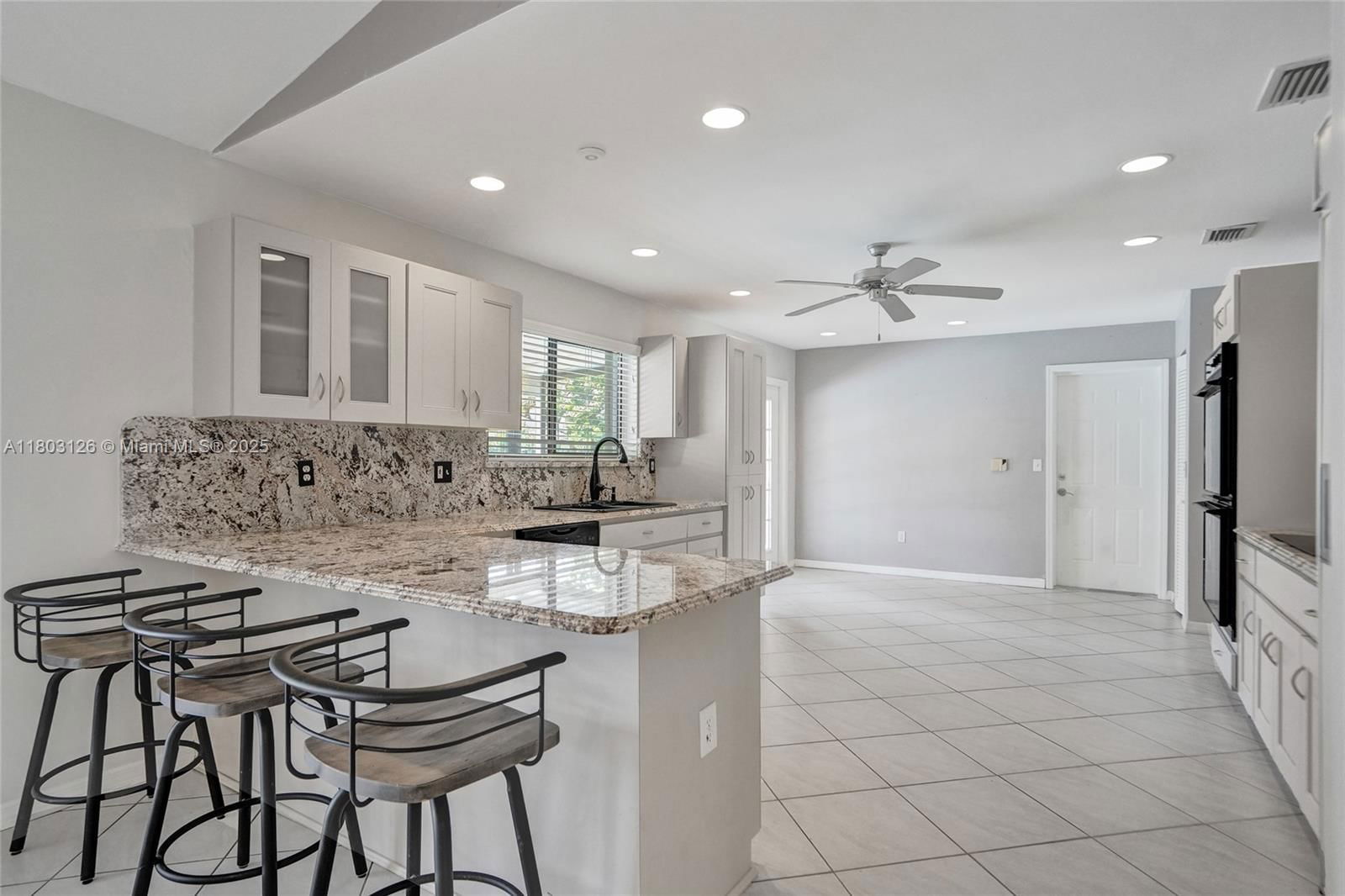 Real estate property located at 14940 164th Ter, Miami-dade, Kings Grove, Miami, FL
