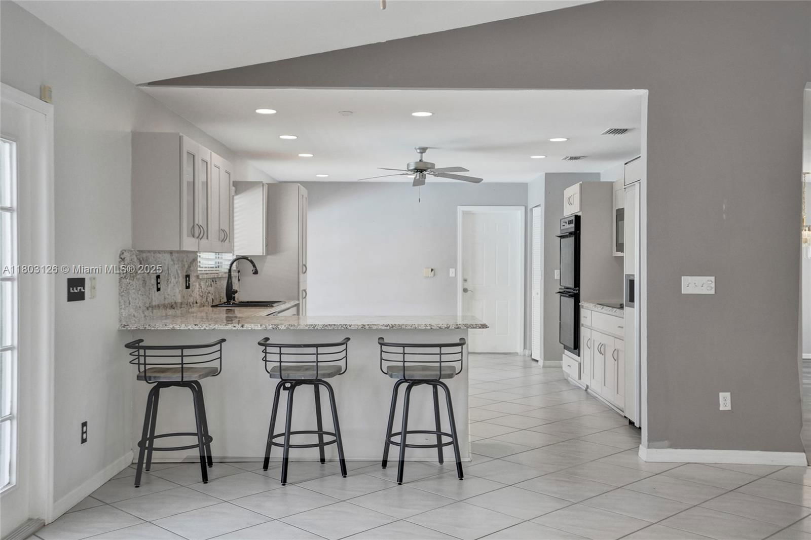 Real estate property located at 14940 164th Ter, Miami-dade, Kings Grove, Miami, FL