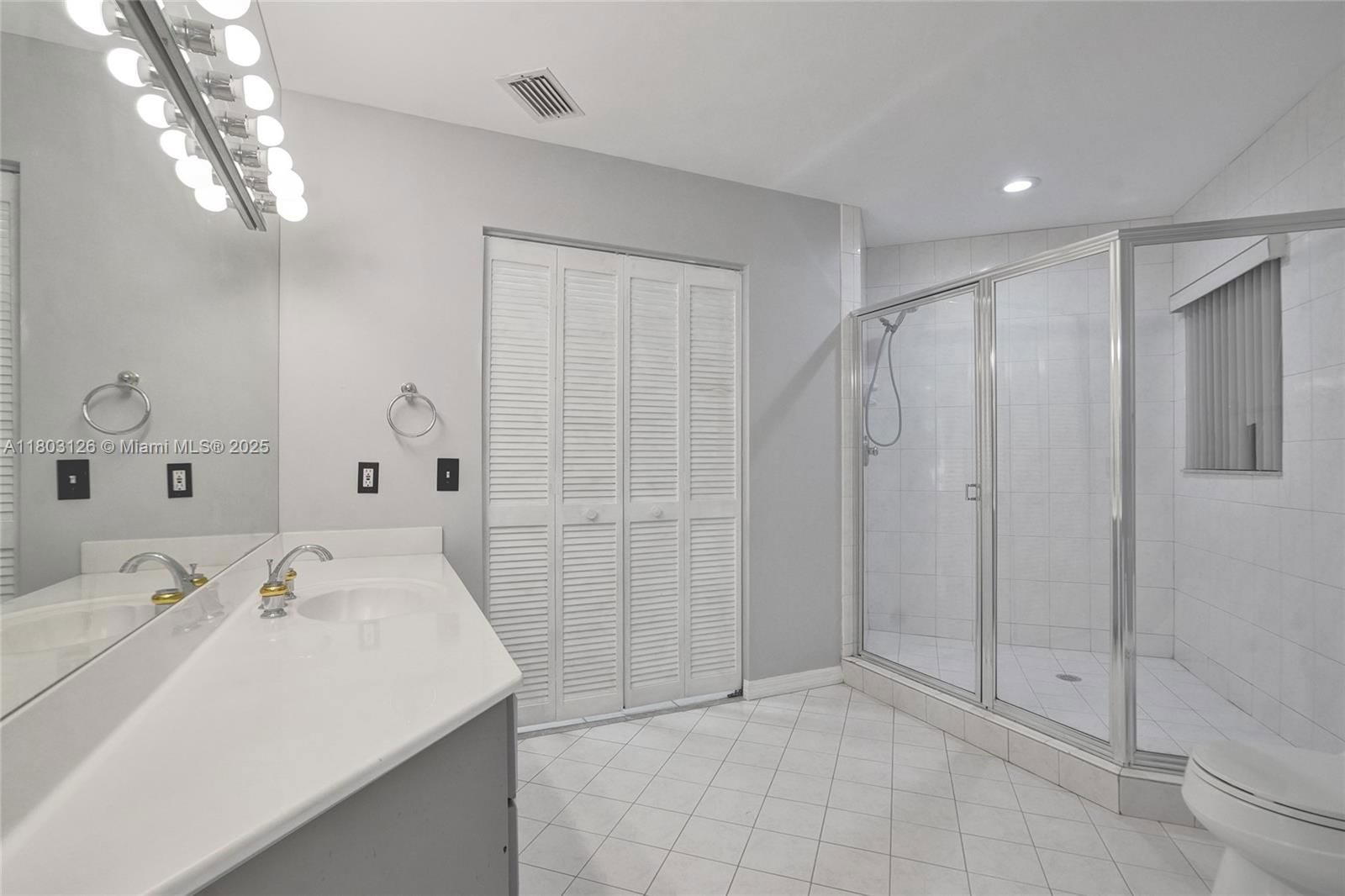 Real estate property located at 14940 164th Ter, Miami-dade, Kings Grove, Miami, FL