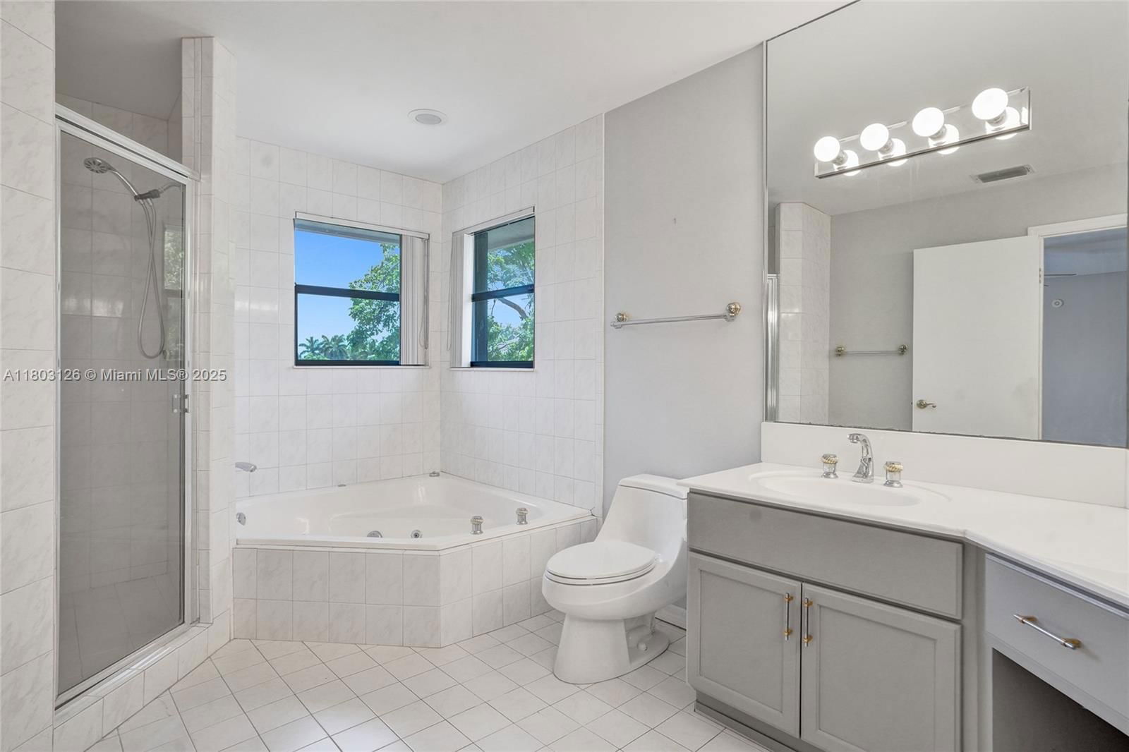 Real estate property located at 14940 164th Ter, Miami-dade, Kings Grove, Miami, FL