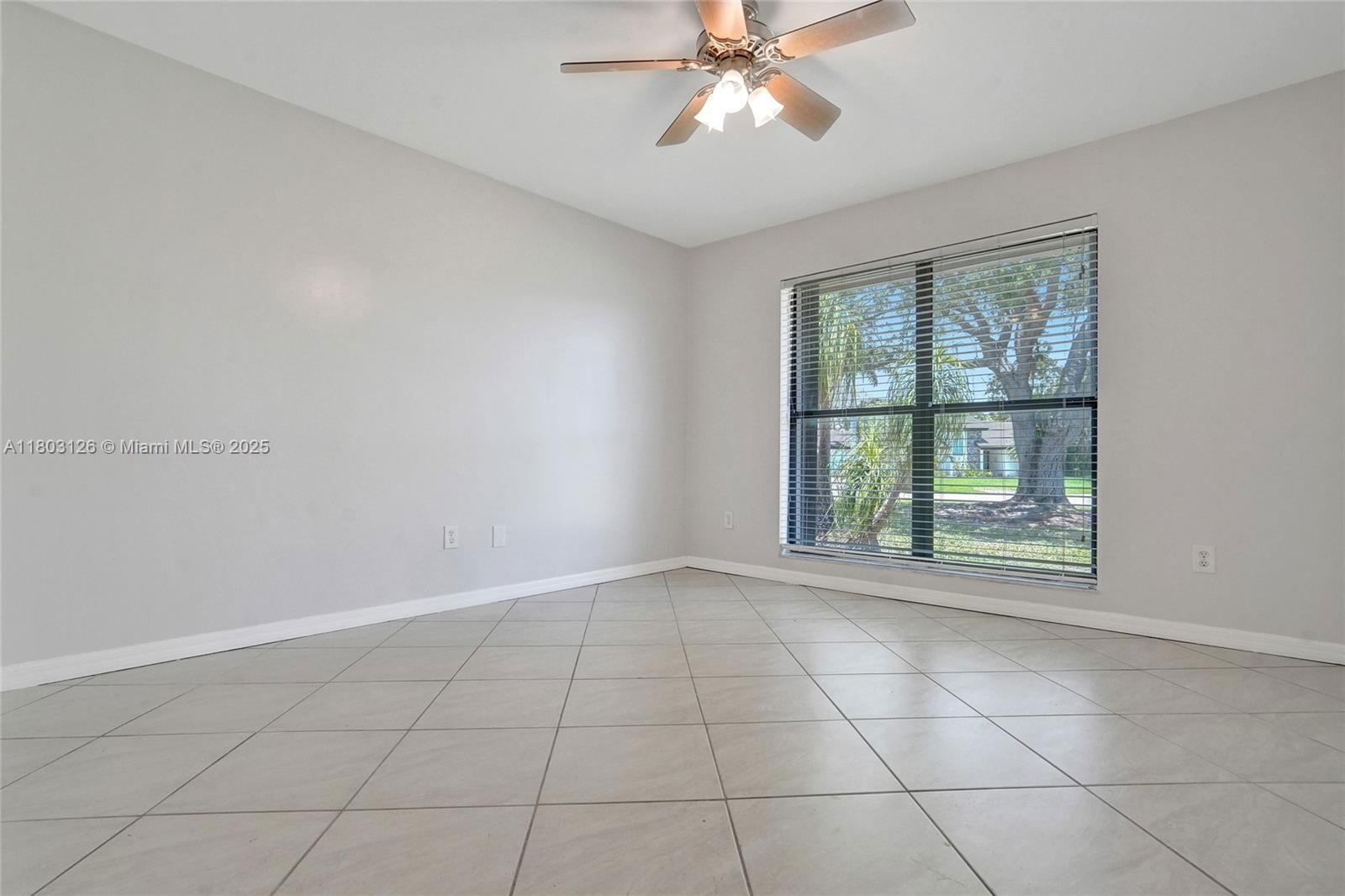 Real estate property located at 14940 164th Ter, Miami-dade, Kings Grove, Miami, FL