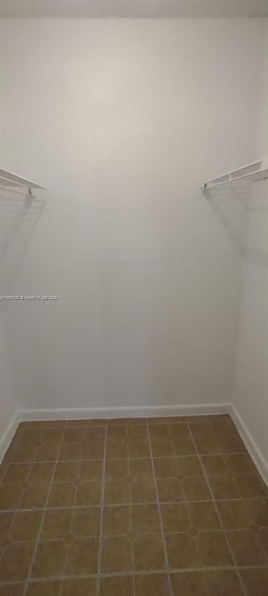Real estate property located at 4009 University Dr #112, Broward, Sunrise On The Green Cond, Sunrise, FL