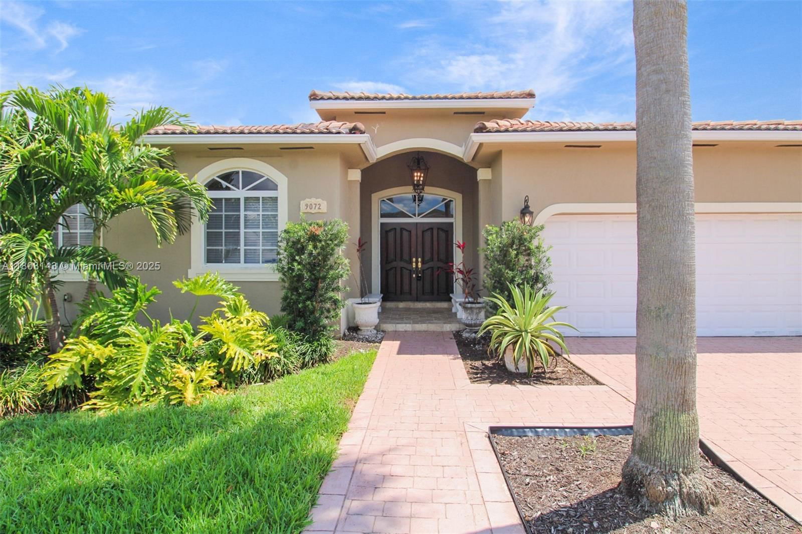 Real estate property located at 9072 145th St, Miami-dade, Tresor Replat, Miami Lakes, FL