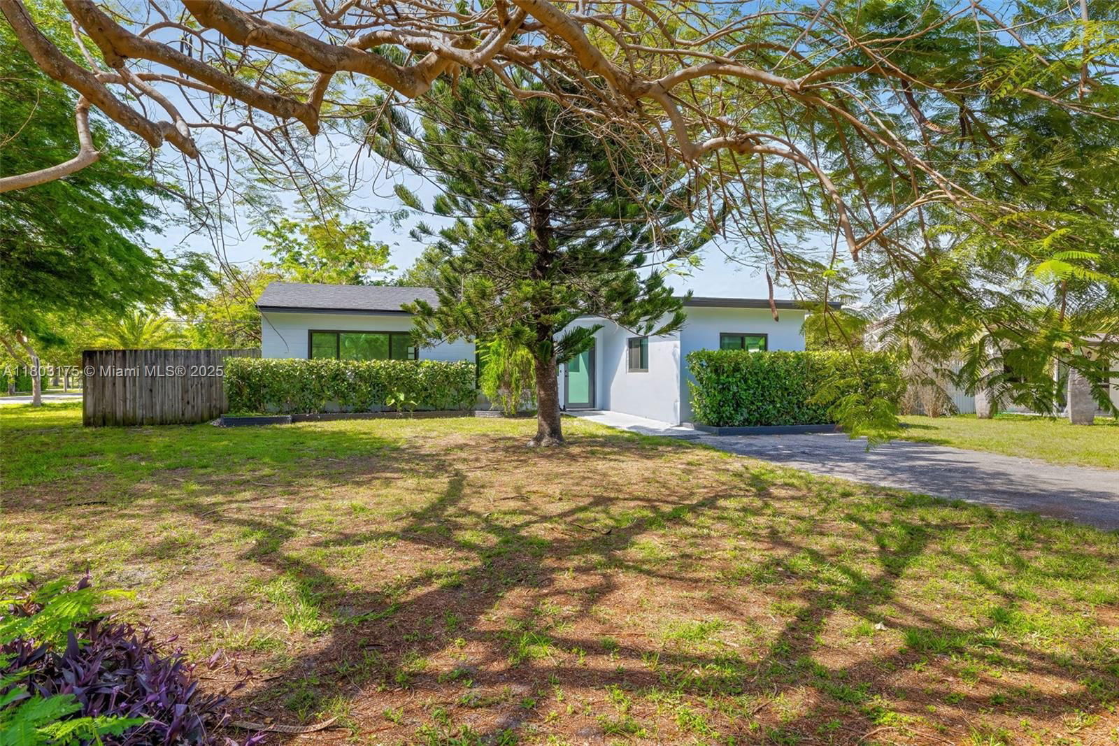 Real estate property located at 1998 180th St, Miami-dade, Fulford By The Sea, North Miami Beach, FL