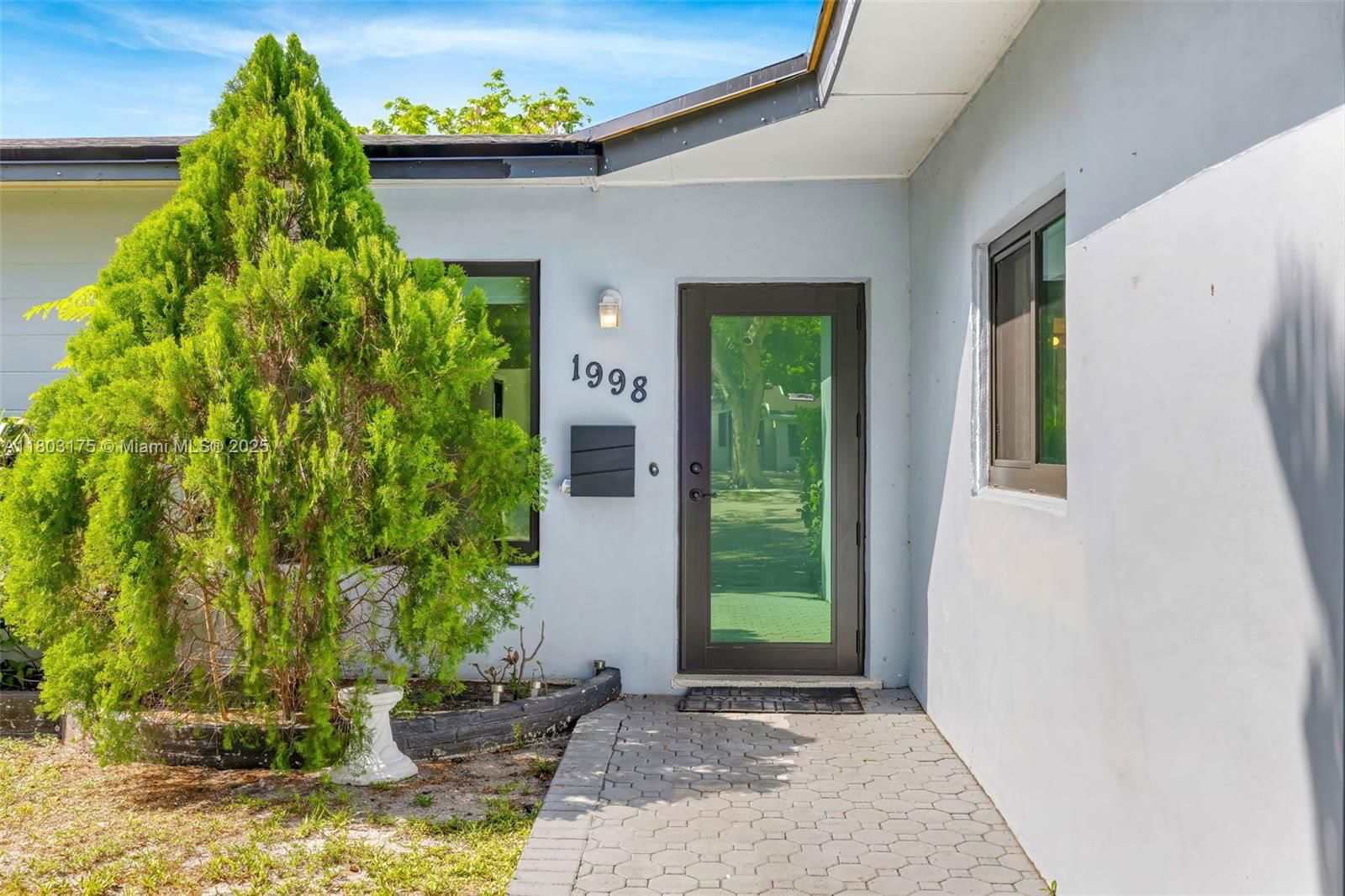 Real estate property located at 1998 180th St, Miami-dade, Fulford By The Sea, North Miami Beach, FL