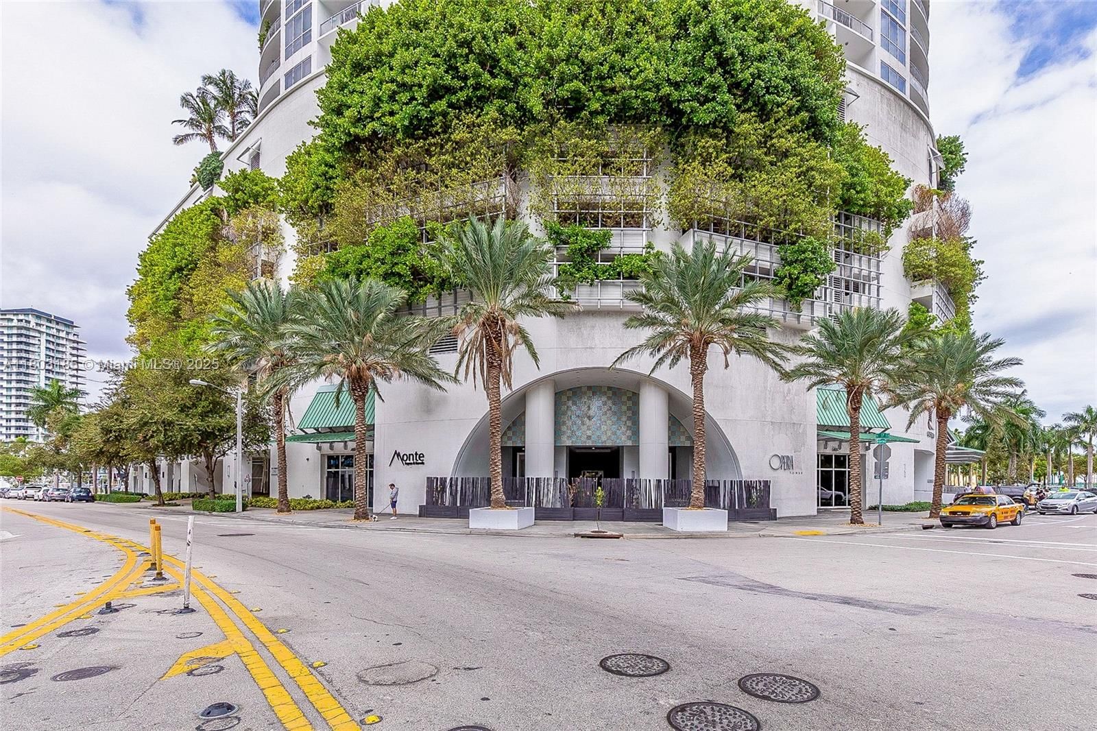 Real estate property located at 1750 Bayshore Dr #3308, Miami-dade, Opera Tower Condo, Miami, FL