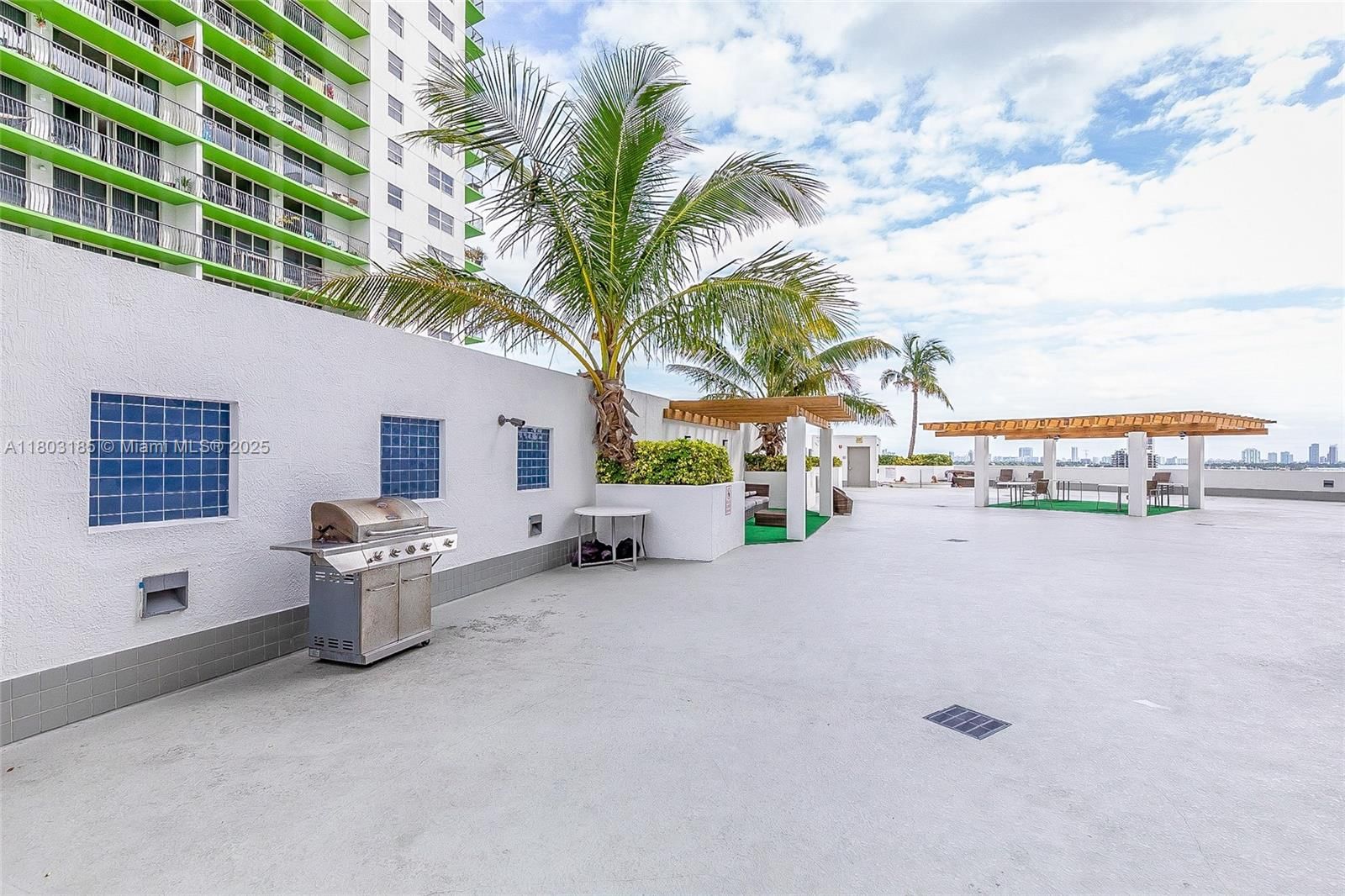 Real estate property located at 1750 Bayshore Dr #3308, Miami-dade, Opera Tower Condo, Miami, FL