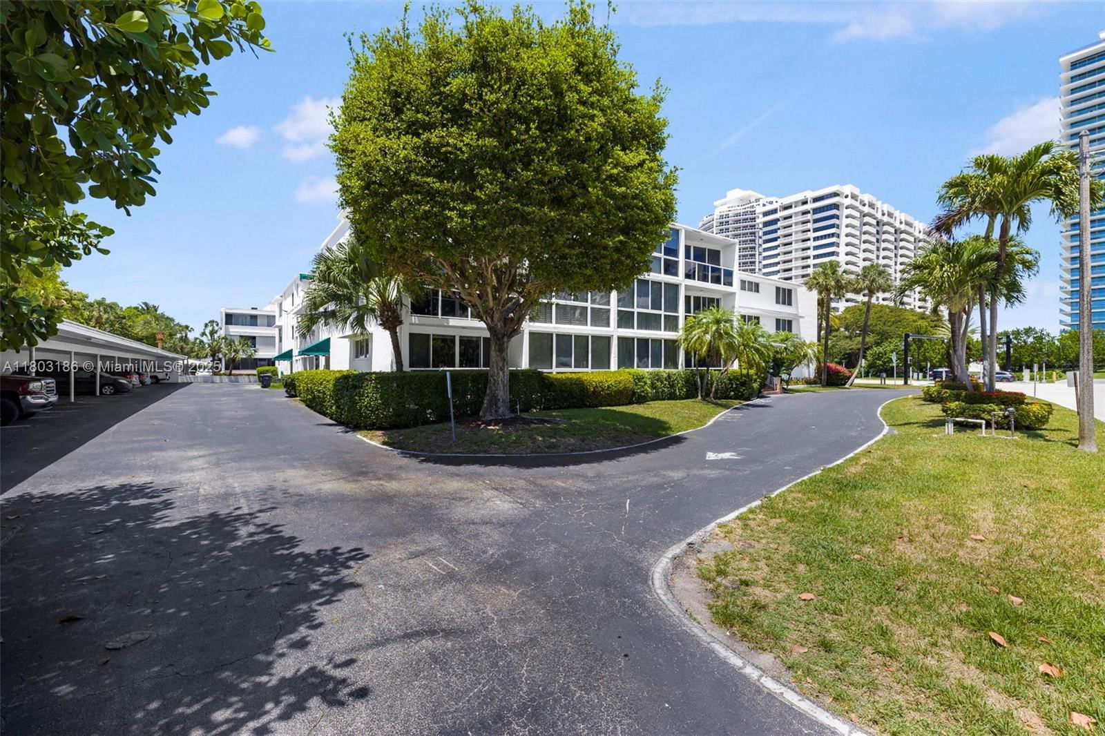 Real estate property located at 1 Harbour Way #305, Miami-dade, One Harbour Way - Co-op, Bal Harbour, FL