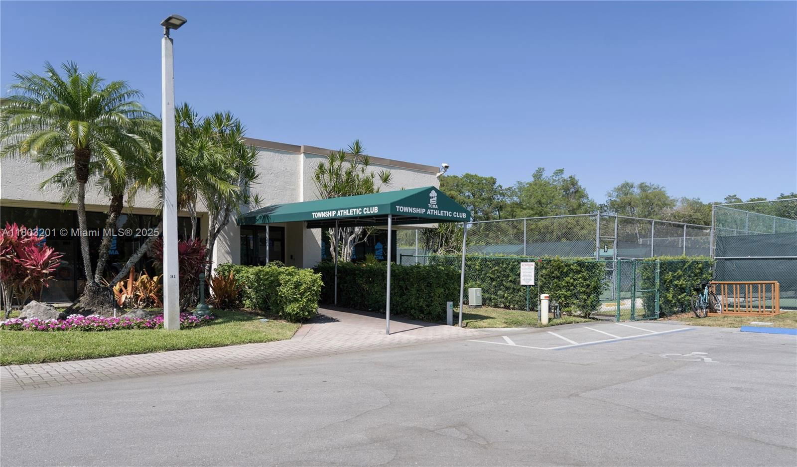 Real estate property located at 2903 Carambola Cir S #2094, Broward, Applewood Village Iv-e Co, Coconut Creek, FL