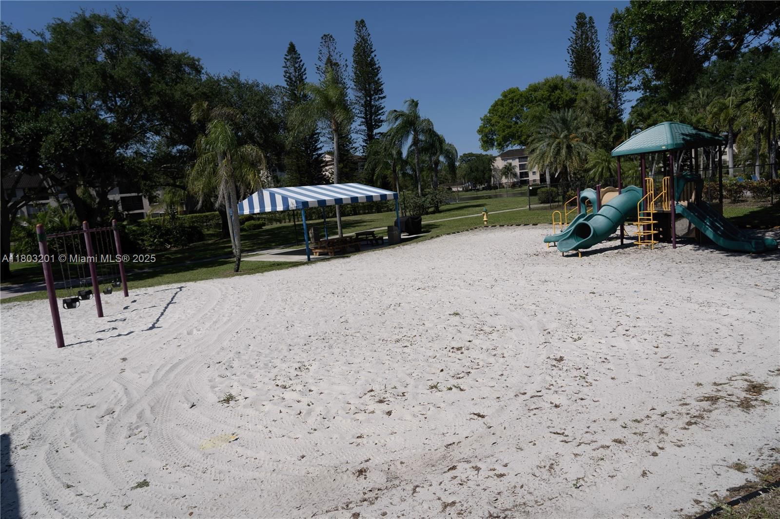 Real estate property located at 2903 Carambola Cir S #2094, Broward, Applewood Village Iv-e Co, Coconut Creek, FL