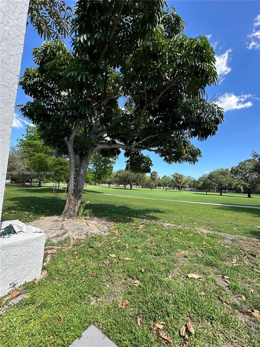 Real estate property located at 4003 University Dr #201, Broward, Sunrise On The Green Cond, Sunrise, FL