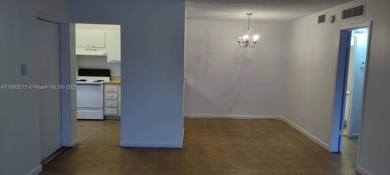 Real estate property located at 4003 University Dr #201, Broward, Sunrise On The Green Cond, Sunrise, FL