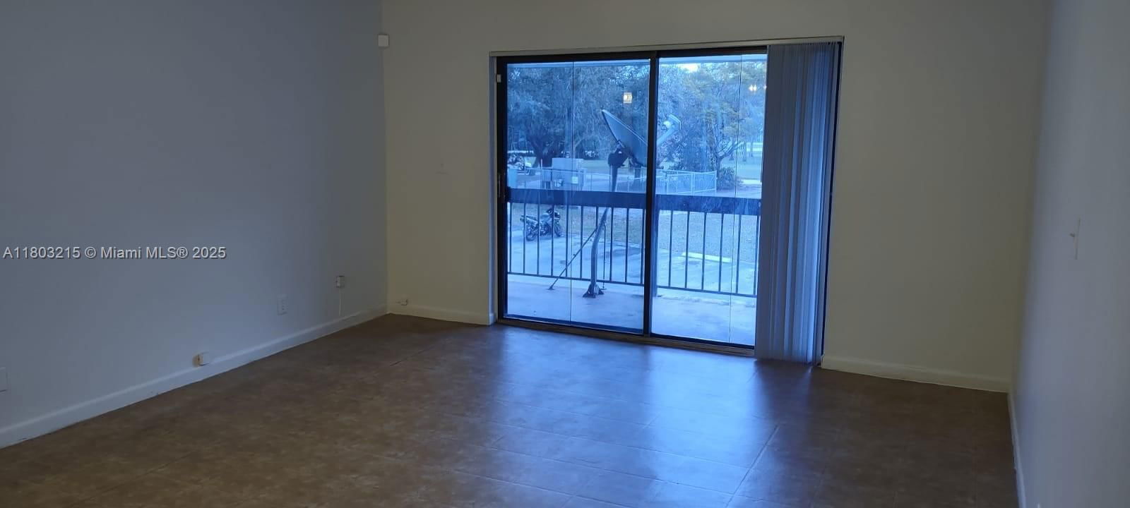 Real estate property located at 4003 University Dr #201, Broward, Sunrise On The Green Cond, Sunrise, FL