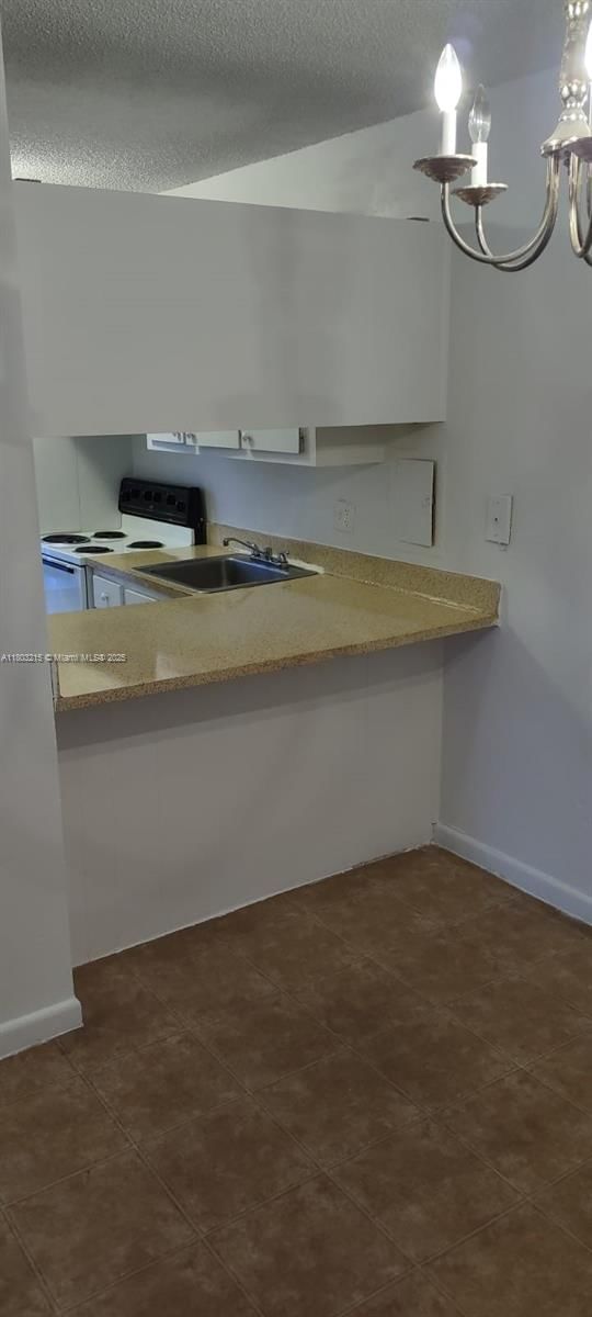 Real estate property located at 4003 University Dr #201, Broward, Sunrise On The Green Cond, Sunrise, FL