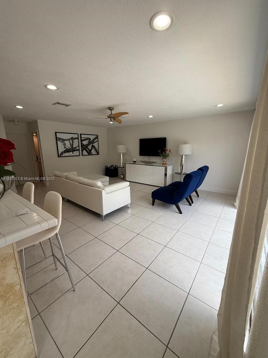 Real estate property located at 9740 155th Ave, Miami-dade, Weitzer Hammocks Homes Se, Miami, FL