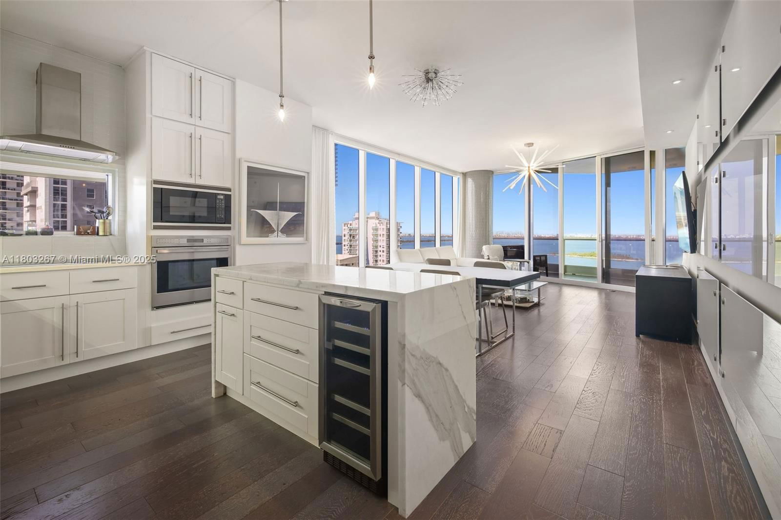 Real estate property located at 2020 Bayshore Dr #2001, Miami-dade, Paramount Bay Condo, Miami, FL