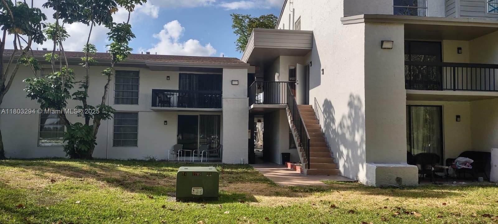 Real estate property located at 4007 University Dr #106, Broward, Sunrise On The Green Cond, Sunrise, FL