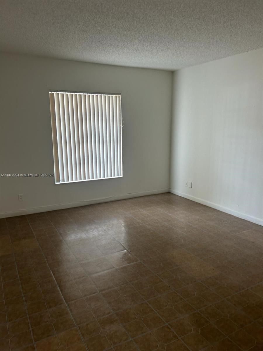 Real estate property located at 4007 University Dr #106, Broward, Sunrise On The Green Cond, Sunrise, FL