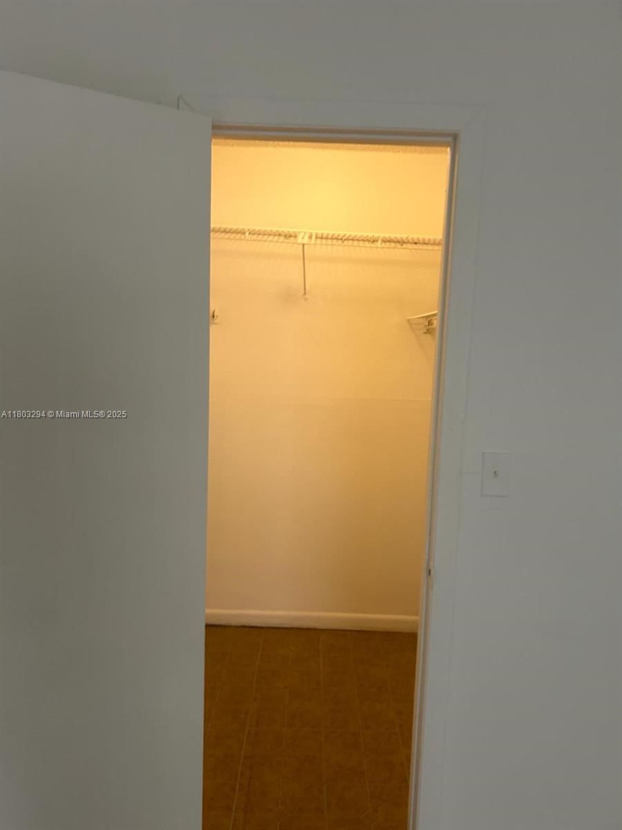 Real estate property located at 4007 University Dr #106, Broward, Sunrise On The Green Cond, Sunrise, FL