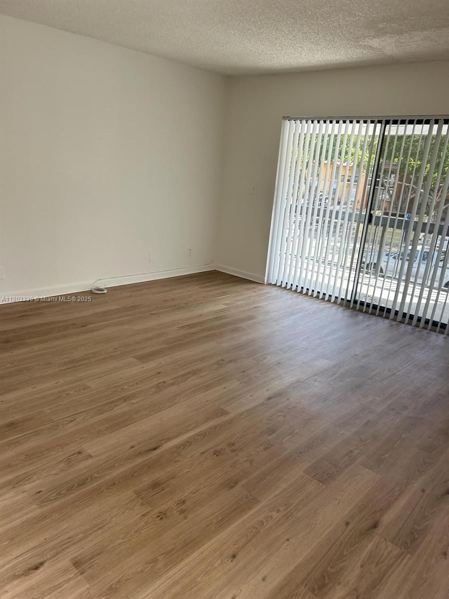 Real estate property located at 4013 University Dr #201, Broward, Sunrise On The Green Cond, Sunrise, FL