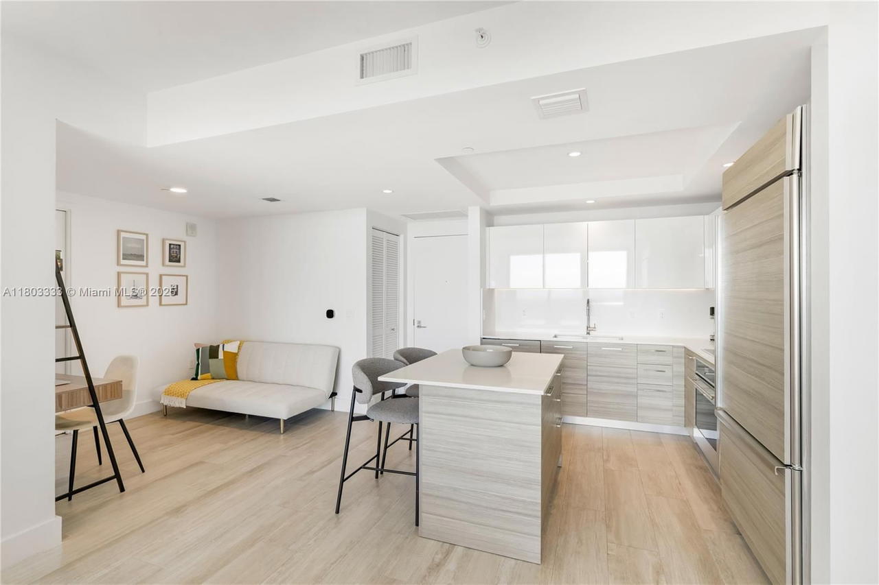 Real estate property located at 121 34th St #2412, Miami-dade, 3401 Midtown Condo, Miami, FL