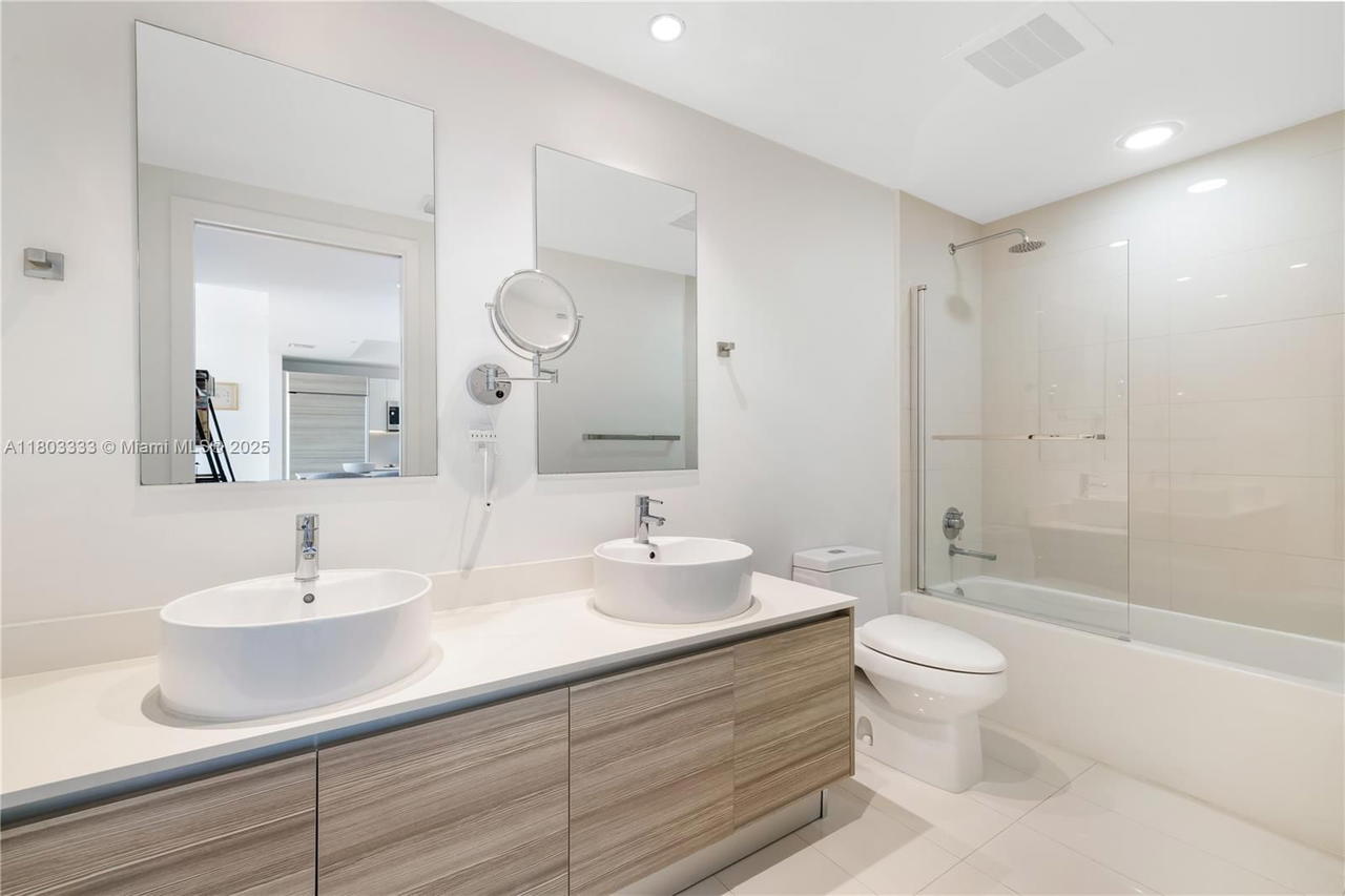 Real estate property located at 121 34th St #2412, Miami-dade, 3401 Midtown Condo, Miami, FL