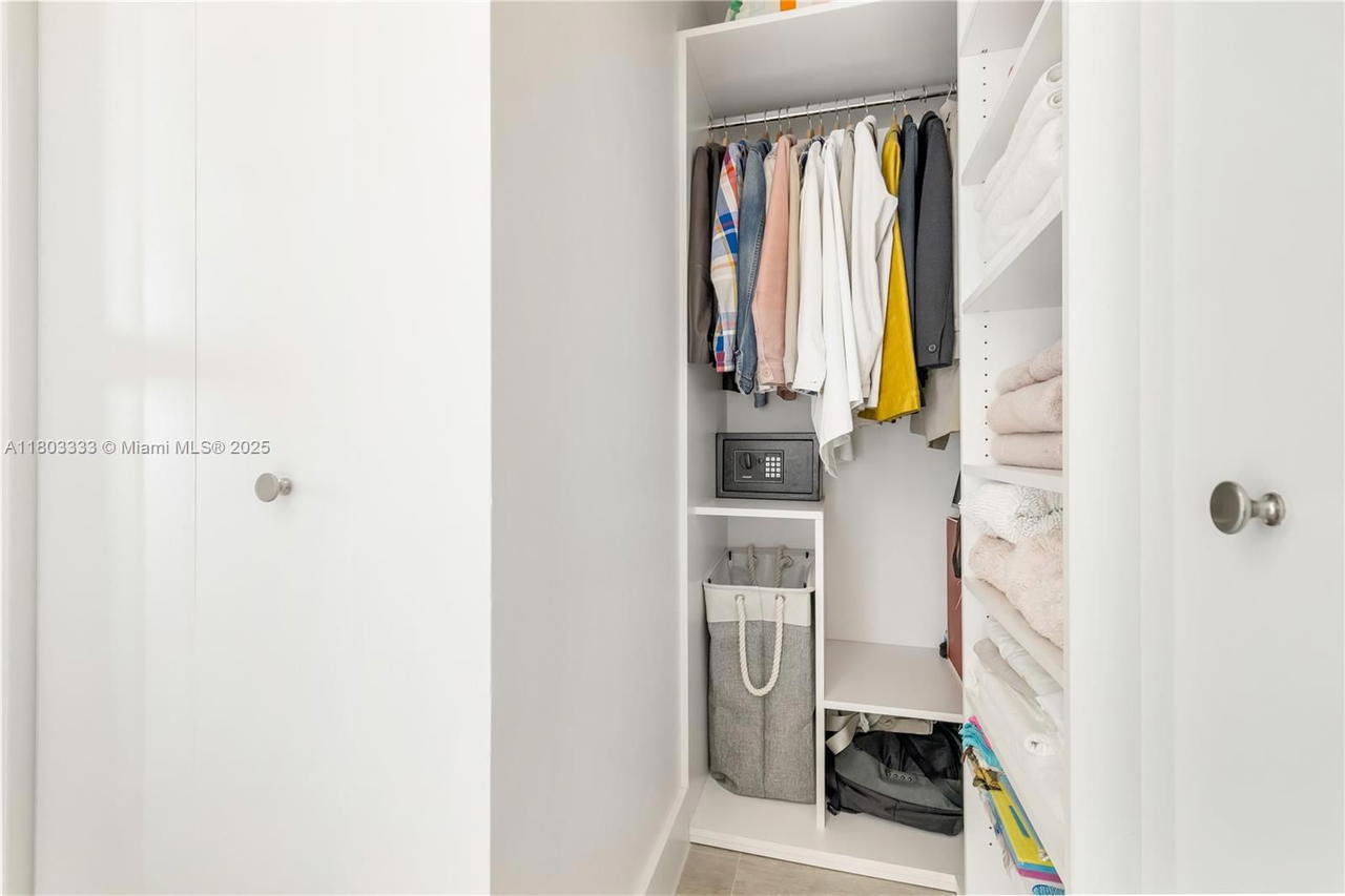 Real estate property located at 121 34th St #2412, Miami-dade, 3401 Midtown Condo, Miami, FL