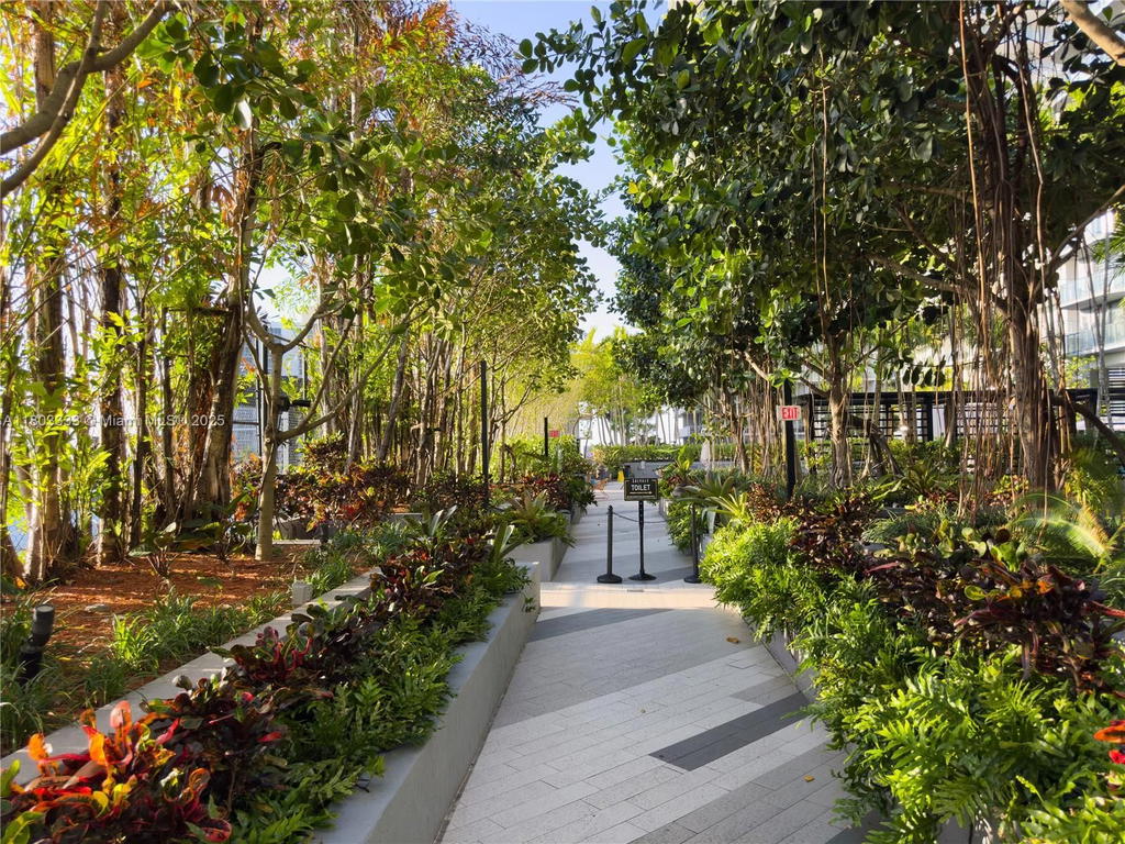 Real estate property located at 121 34th St #2412, Miami-dade, 3401 Midtown Condo, Miami, FL