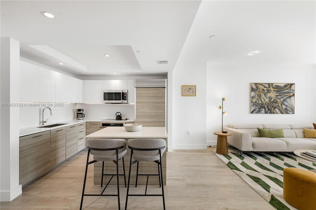 Real estate property located at 121 34th St #2412, Miami-dade, 3401 Midtown Condo, Miami, FL