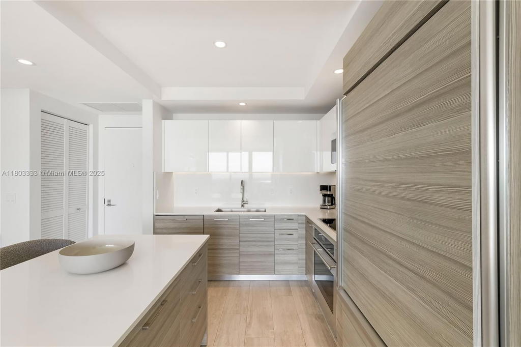 Real estate property located at 121 34th St #2412, Miami-dade, 3401 Midtown Condo, Miami, FL