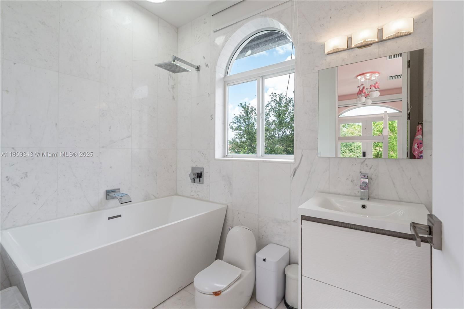 Real estate property located at 5978 Alton Rd, Miami-dade, La Gorce Golf Sub, Miami Beach, FL