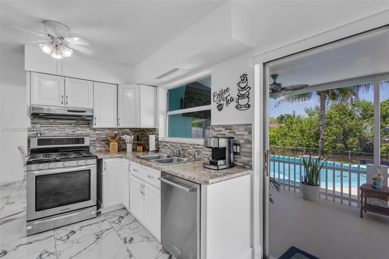 Real estate property located at 12351 29th Mnr, Broward, Sunrise Golf Village Sec, Sunrise, FL
