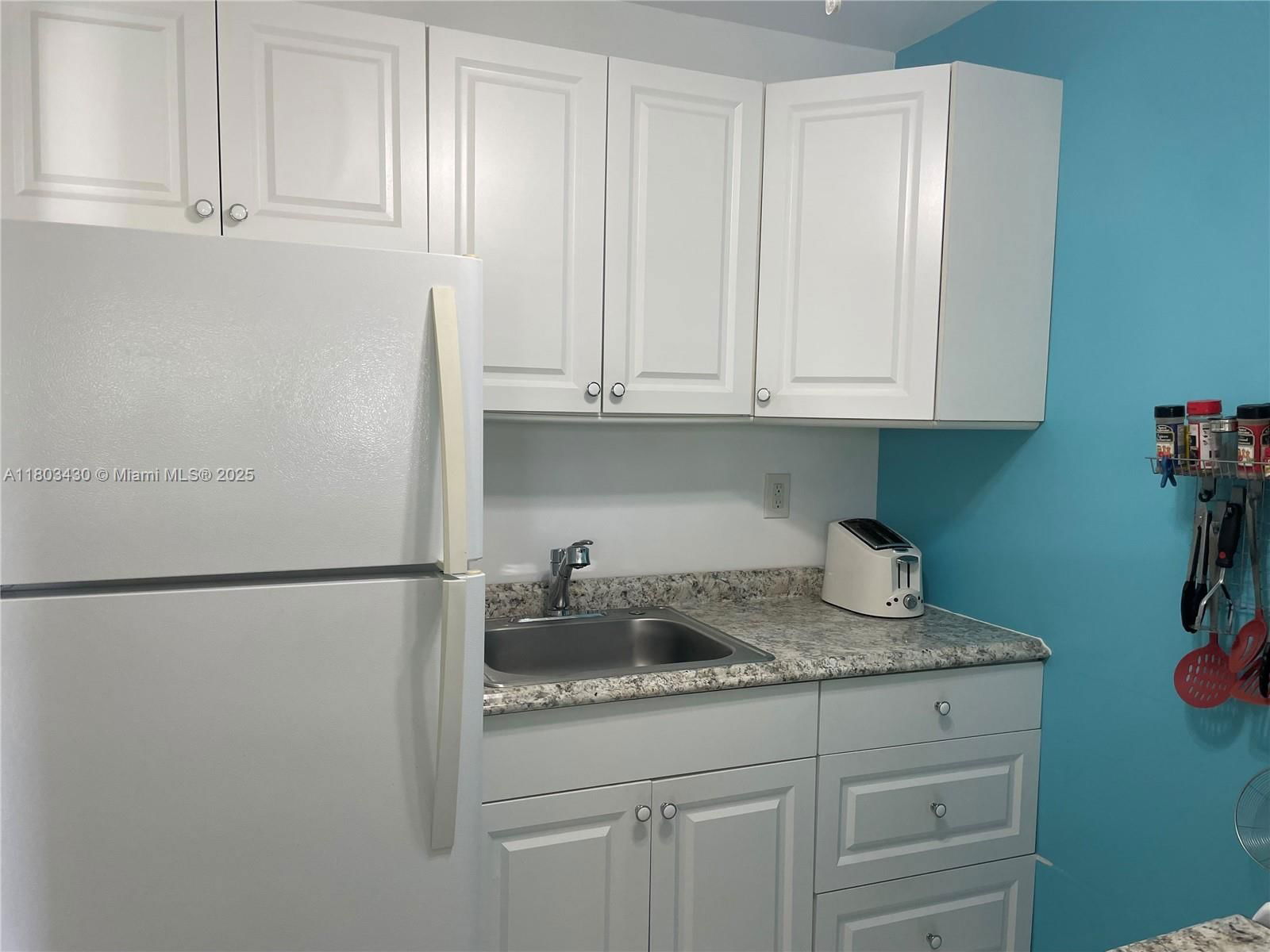 Real estate property located at 15610 6th Ave #23B, Miami-dade, Golden Towers No 2 Inc -, Miami, FL