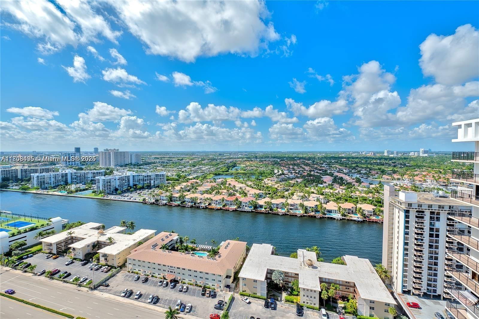Real estate property located at 2201 Ocean Dr #2805, Broward, Quadomain Tower I And Iv, Hollywood, FL